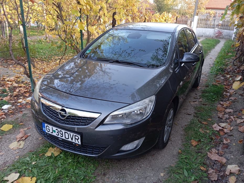 Opel Astra J 1,4 benzină