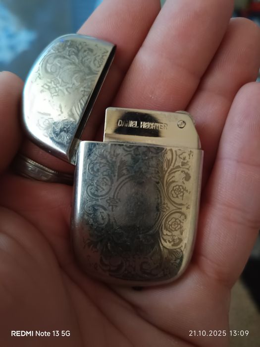 Brichetă vintage Daniel hecther de colecție