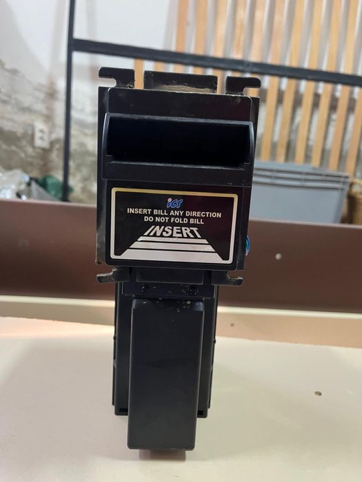 Vand acceptator bacnote ict