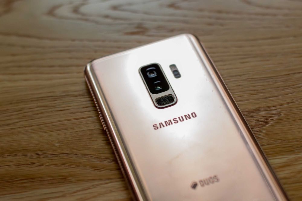 Смартфон Samsung Galaxy S9+, цвят "Sunrise Gold"