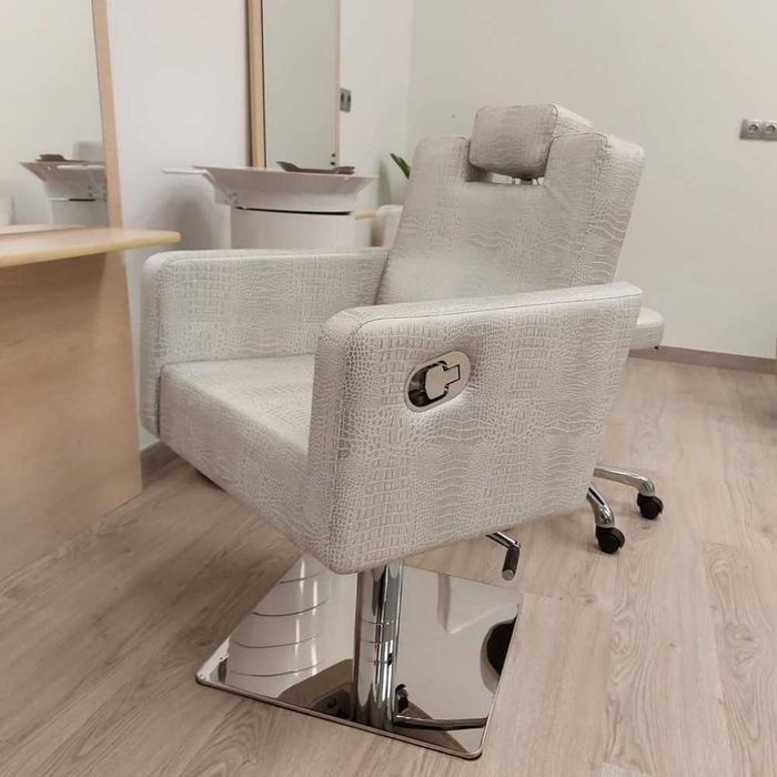 Фризьорски/бръснарски/грим стол Versa plus - розов/сребрист