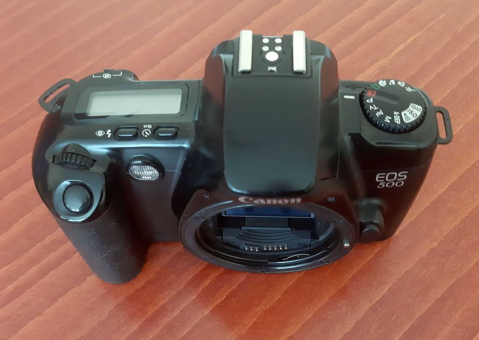 Фотоапарат EOS 500