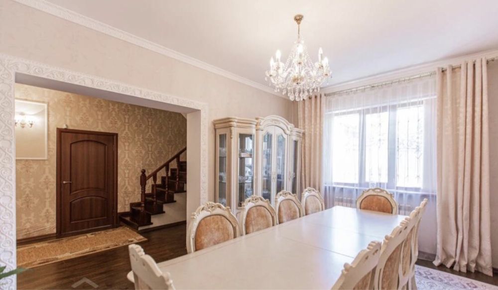 Продам стол и стулья