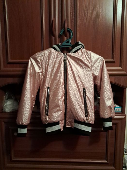 Продаю  курточку