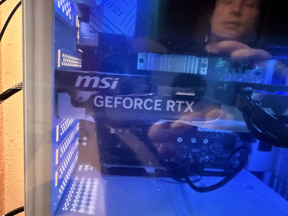 Продавам 2бр чисто нови компютъра