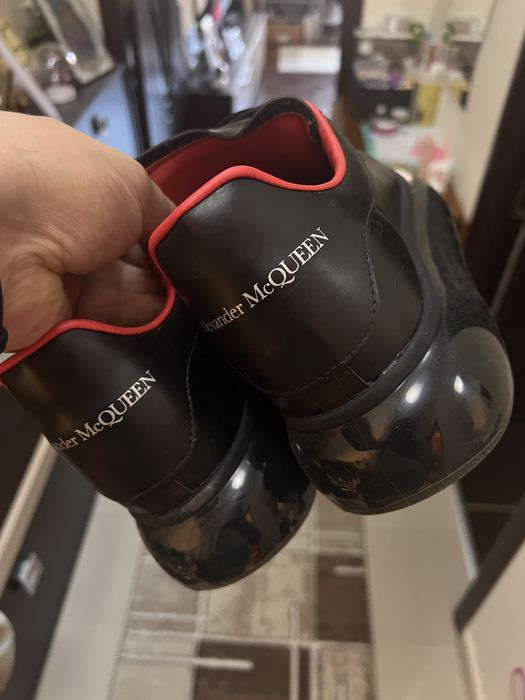 Vand Alexander McQueen