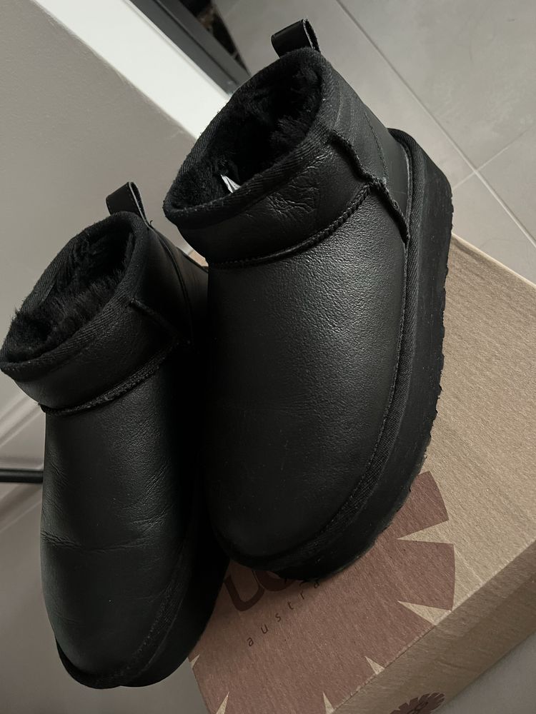 ugg din piele neagra
