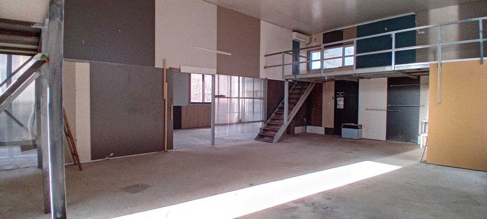 Давам под анем склад в Младост 3