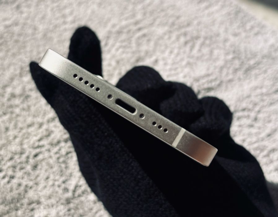 Продается IPhone 12