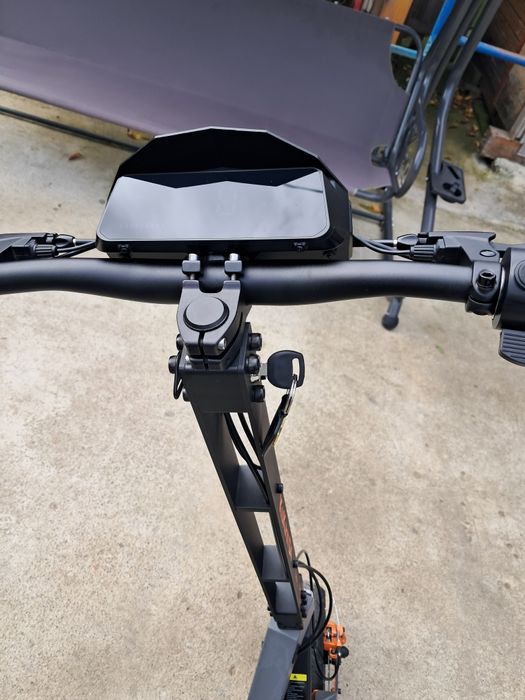 Vând trotineta electrică G4