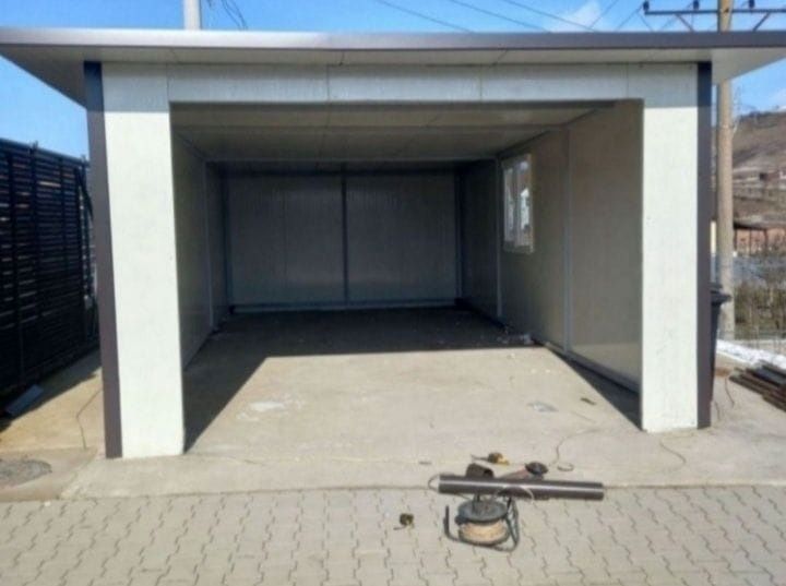 Garaje auto din structura metalica si panou sandwich termoizolant, dim