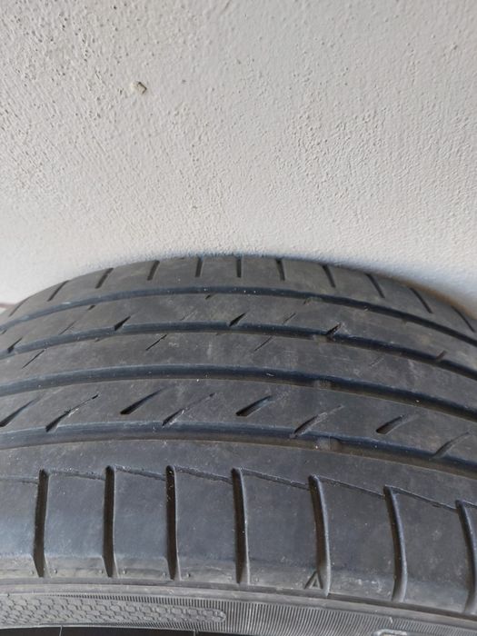 Vand anvelope de vara 215/45 R18, 89W