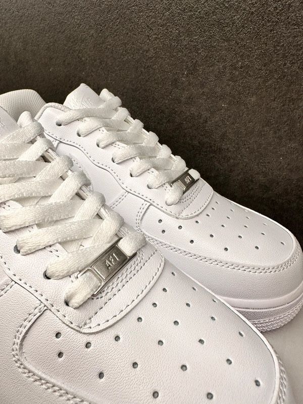 Nike White Air Force 1 – чисно нови