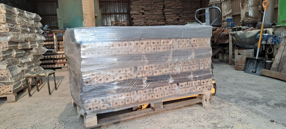 Brichete din rumegus de esenta tare - calitate garantata.