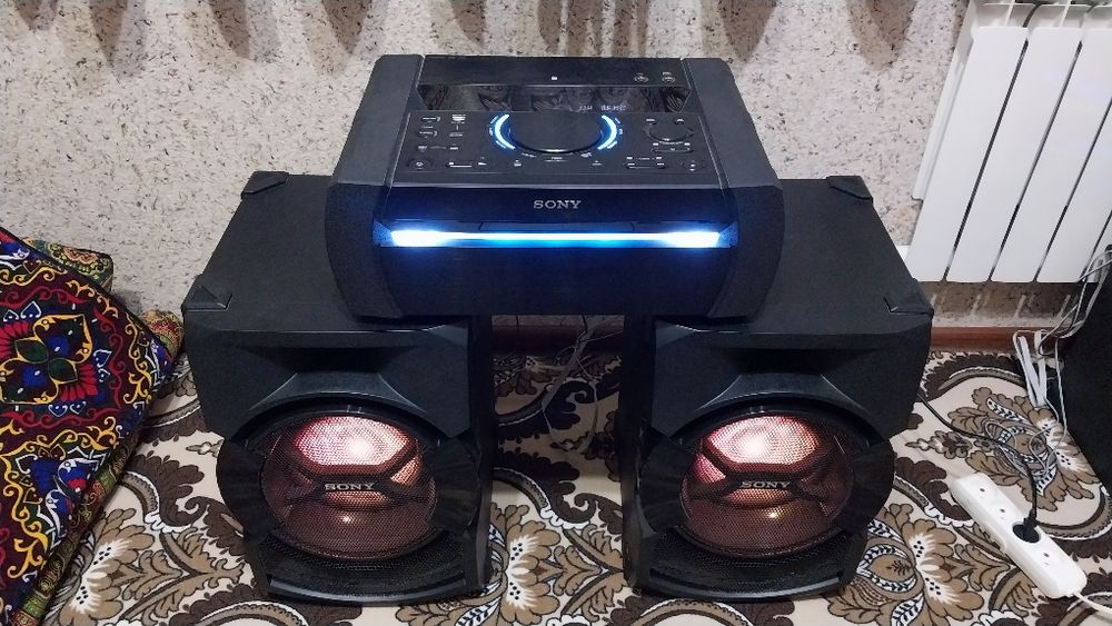 Muzikalni sentr SONY SHAKE X10D sotiladi 1200W RMS
