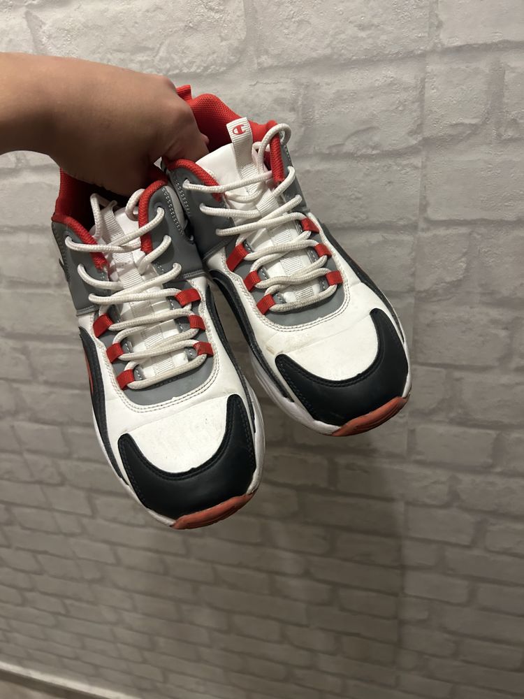 Обувки на Champion и Jordan размер 37