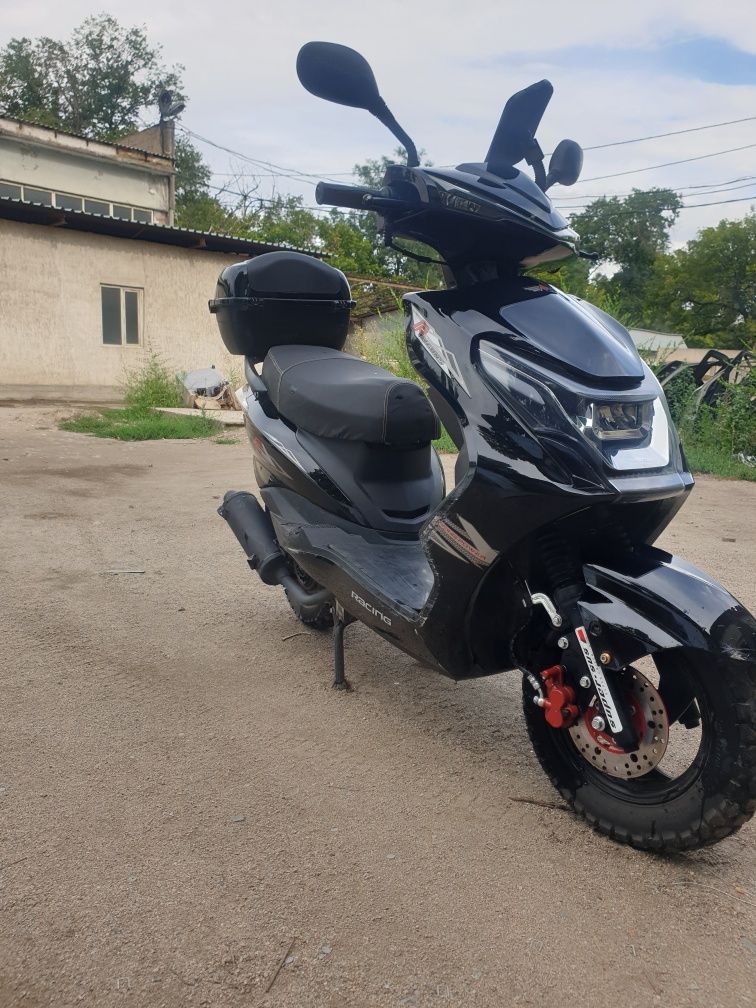 Срочно продам мопед 125 куб