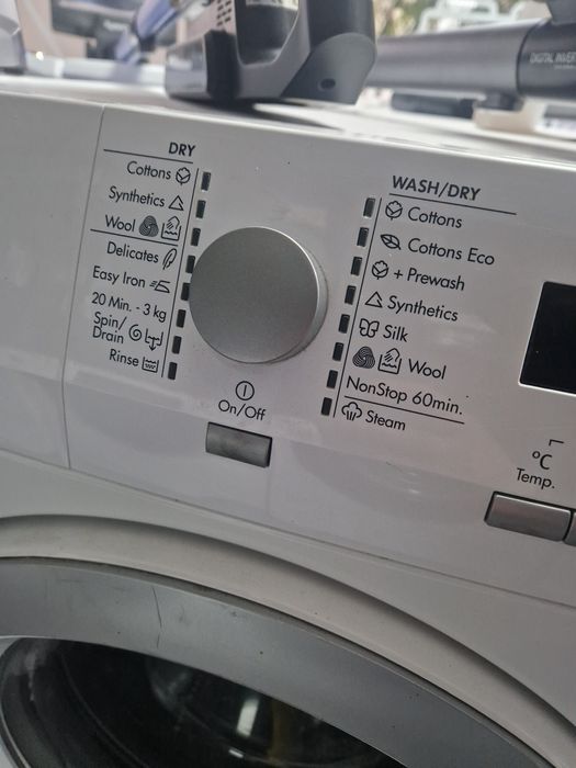 Пералня със сушилня Aeg 9/6 кг