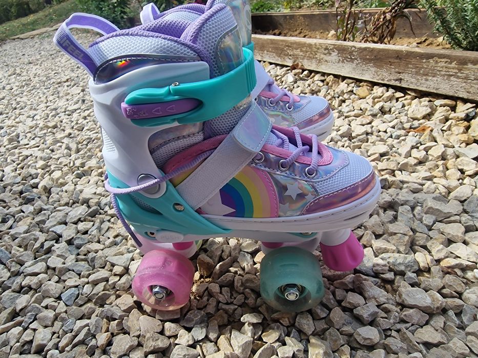 Комплект детски ролери с наколенки и каска