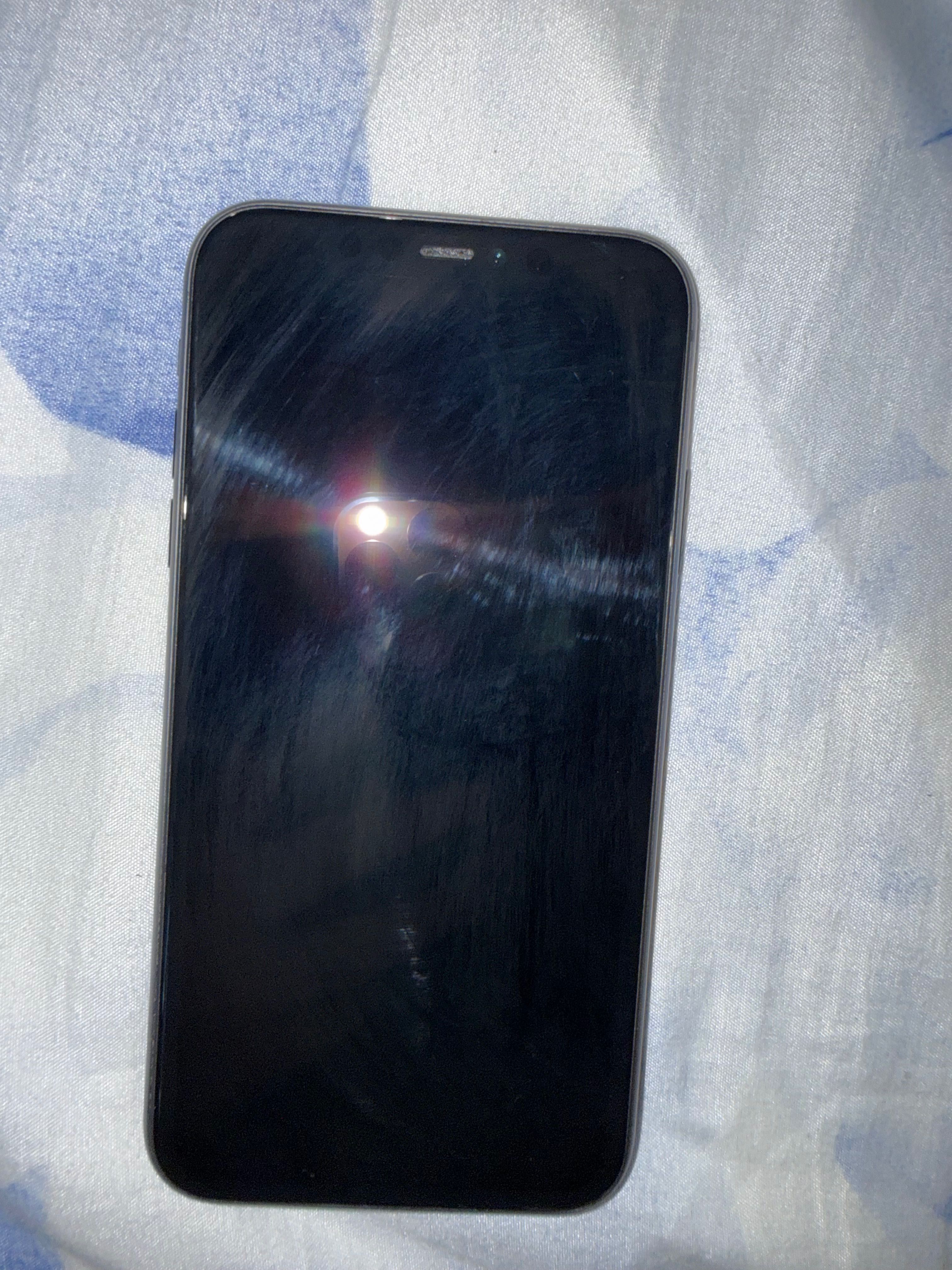 iPhone 11 Black 64GB + зарядно + 5 кейса