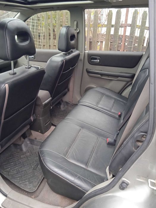 Nissan Xtrail 4x4 . Acte la Zi