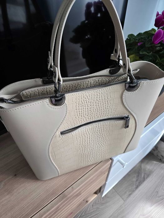 Geanta dama din piele naturala bej, noua DASHA