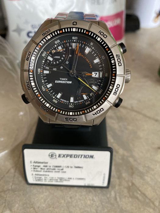 Часовници в добро състояние !