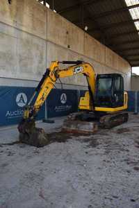 Excavator 8 Tone JCB JS85  an 2014   2143 ore 18.500 euro + tva