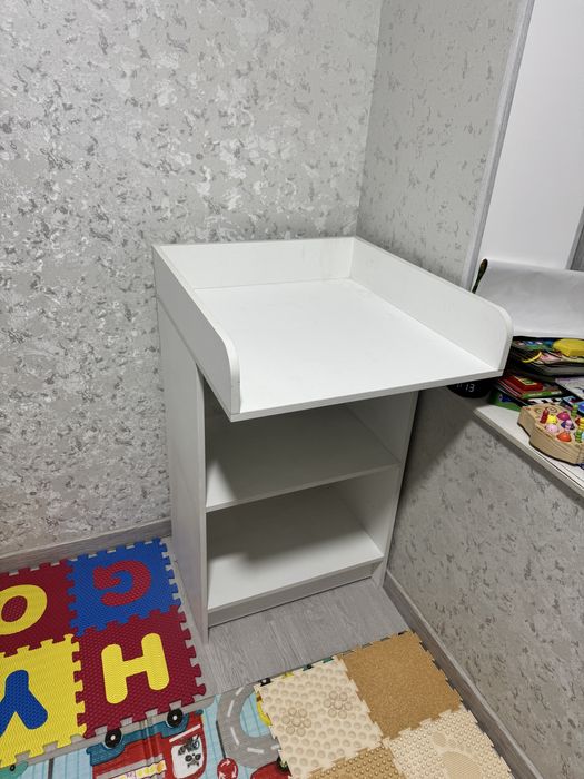 Пеленальный стол