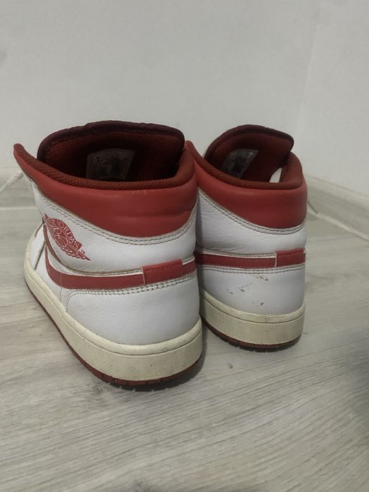 Adidasi Jordan 1 Mid