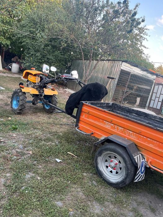 Vând motocultor de 18 cai cu tot ce se vede pe el nu este folosit mult