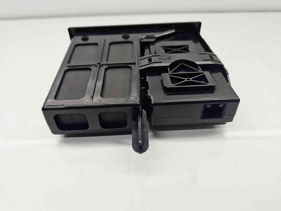 Conector auxiliar USB Volkswagen Golf 6 (5K1) [Fabr 2009-2013] 5N0035