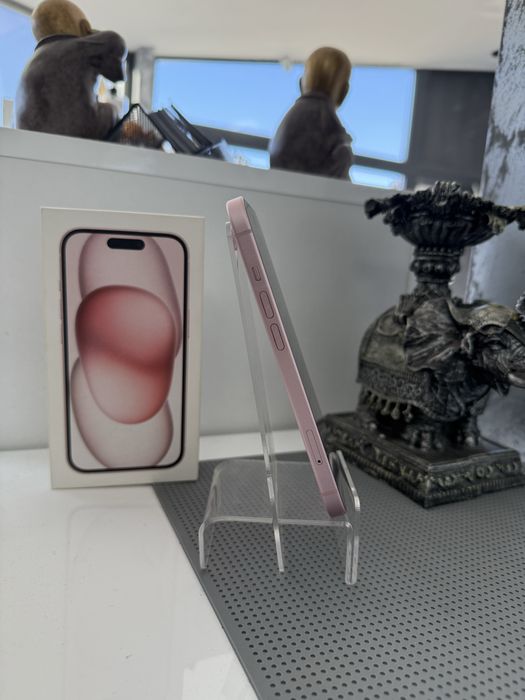 Vand iphone 15 de 128 gb