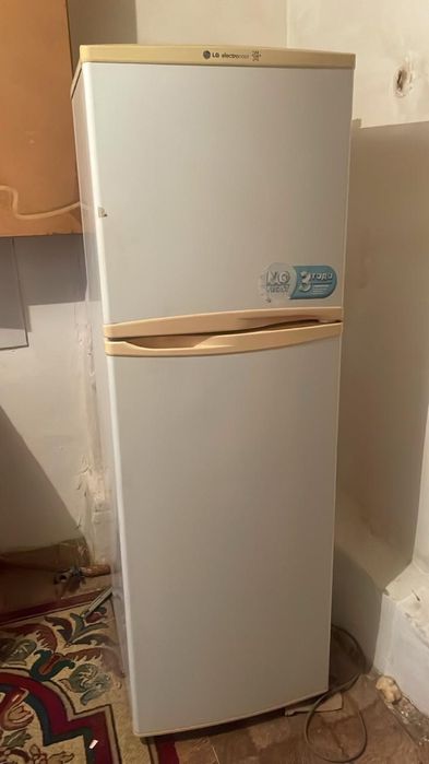 Продам холодильник