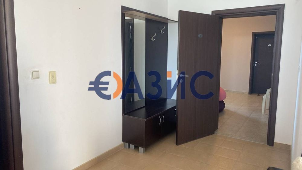 Продава се Двустаен апартамент в к.к. Слънчев бряг - 99 кв.м за 1144 €/кв.м - Снимка #2