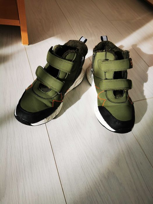 Зимни  обувки  за  момче