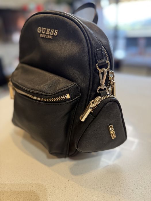 Черна раница Guess ОРИГИНАЛНА