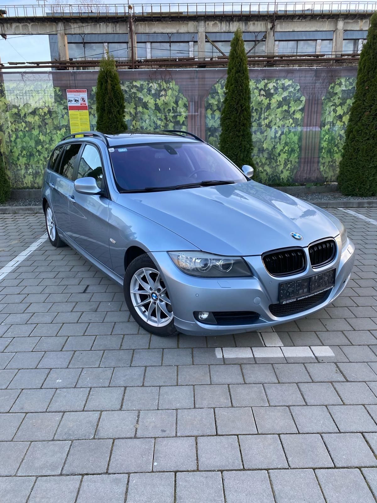 Bmw 320 X-Drive Automat 2010* Panoramic *navi mare *Bi-Xenon* încălzir