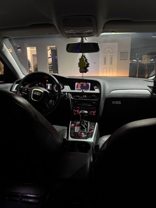 Vând Audi A4 B8  2011