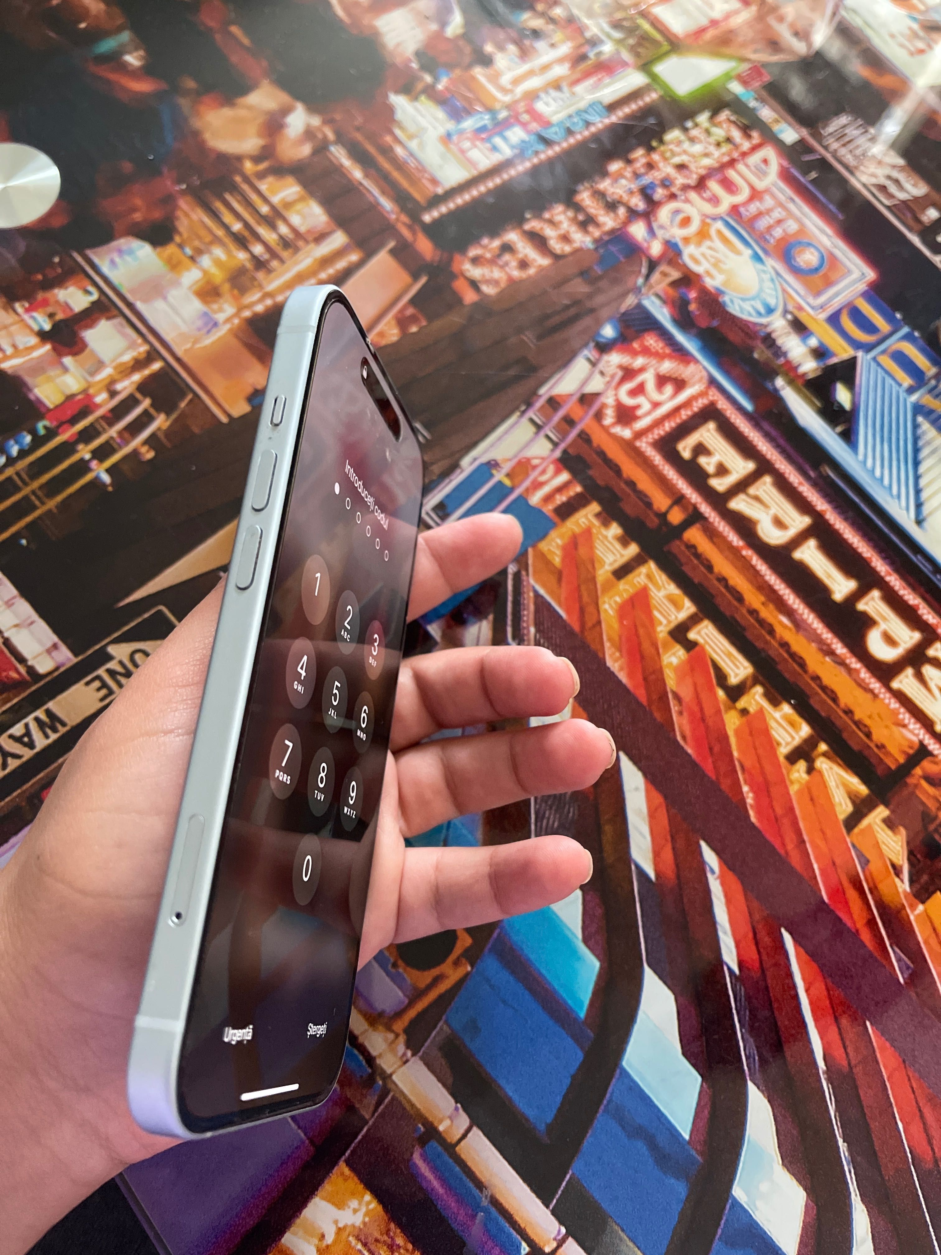 Vând IPhone 15 Blue