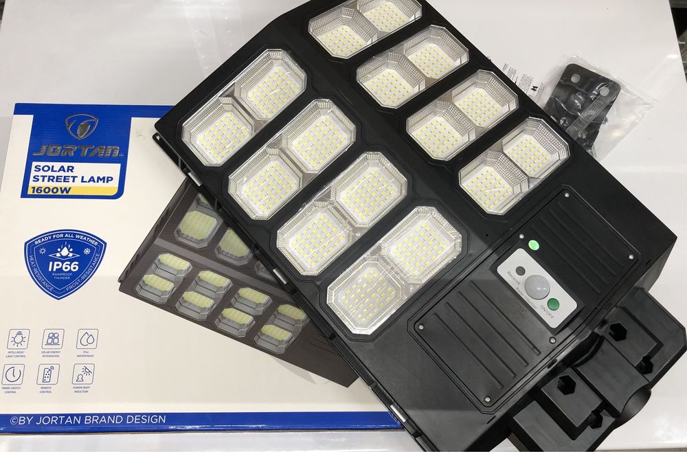 Proiector Lampa Solara 1600w 6500K 16 Zone 580Led Autonomie 20h IP 66
