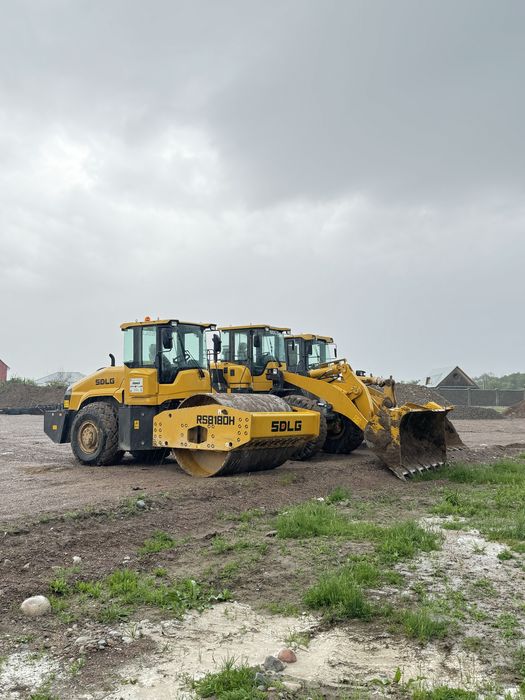 Каток грунтовый 16т 18т Погрузчик фронтальный 2-3 куб