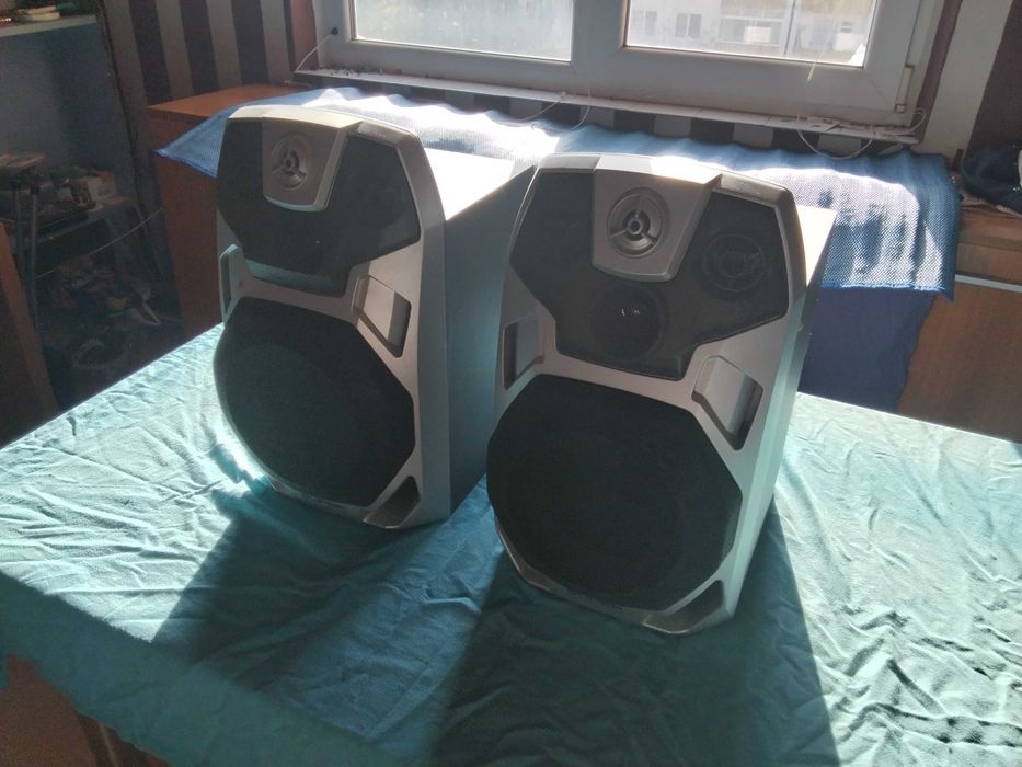 страхотни големи и мощни тонколони 200 W Universum-нов внос Германия