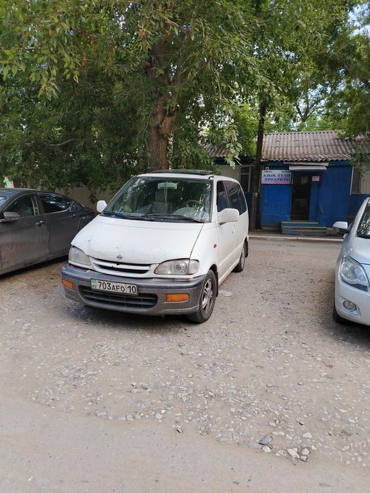 Продам ниссан серена с23