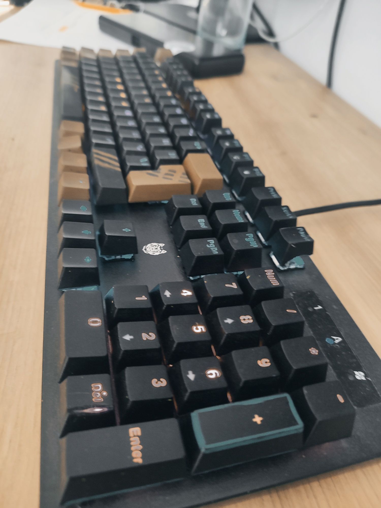 Tastatura mecanica Negru cu Maro