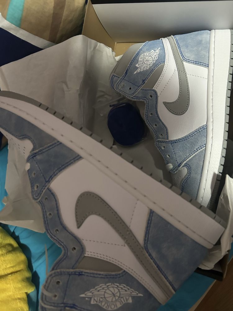 Jordan 1 Hyper Royal OG 42.5