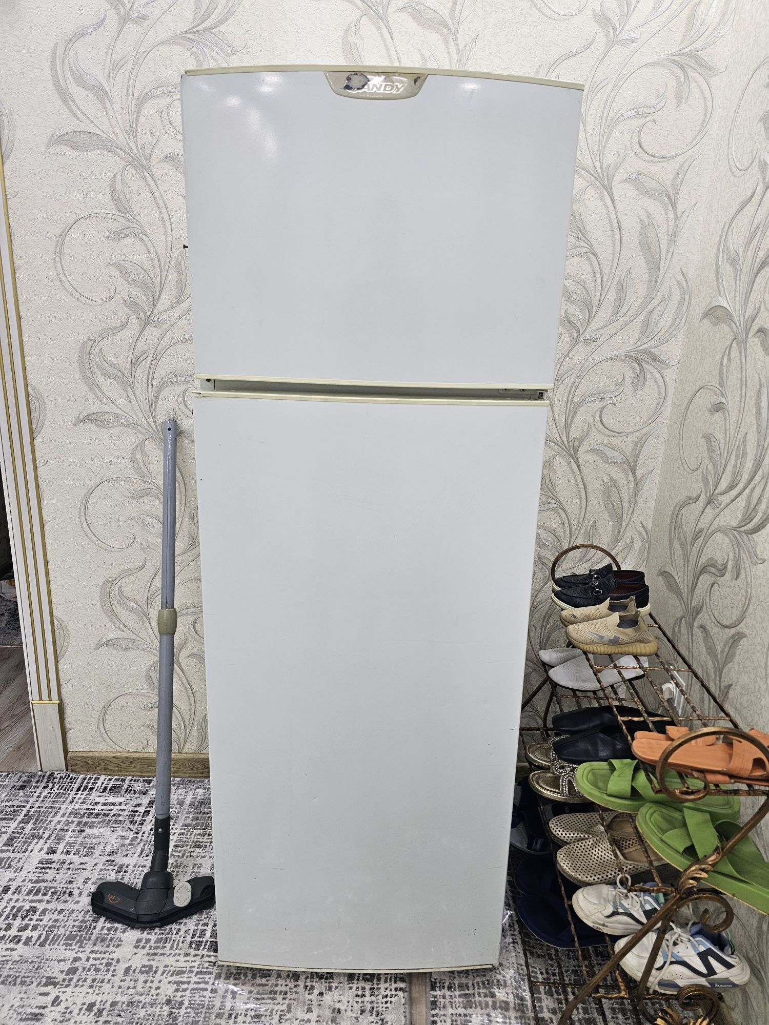 Срочно продам свой Холодильник полный рабочем состоянии все Родной
Сво