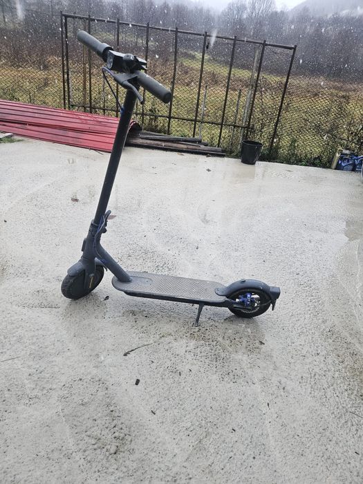Trotineta Xiaomi electric scooter MI 3,300 W,