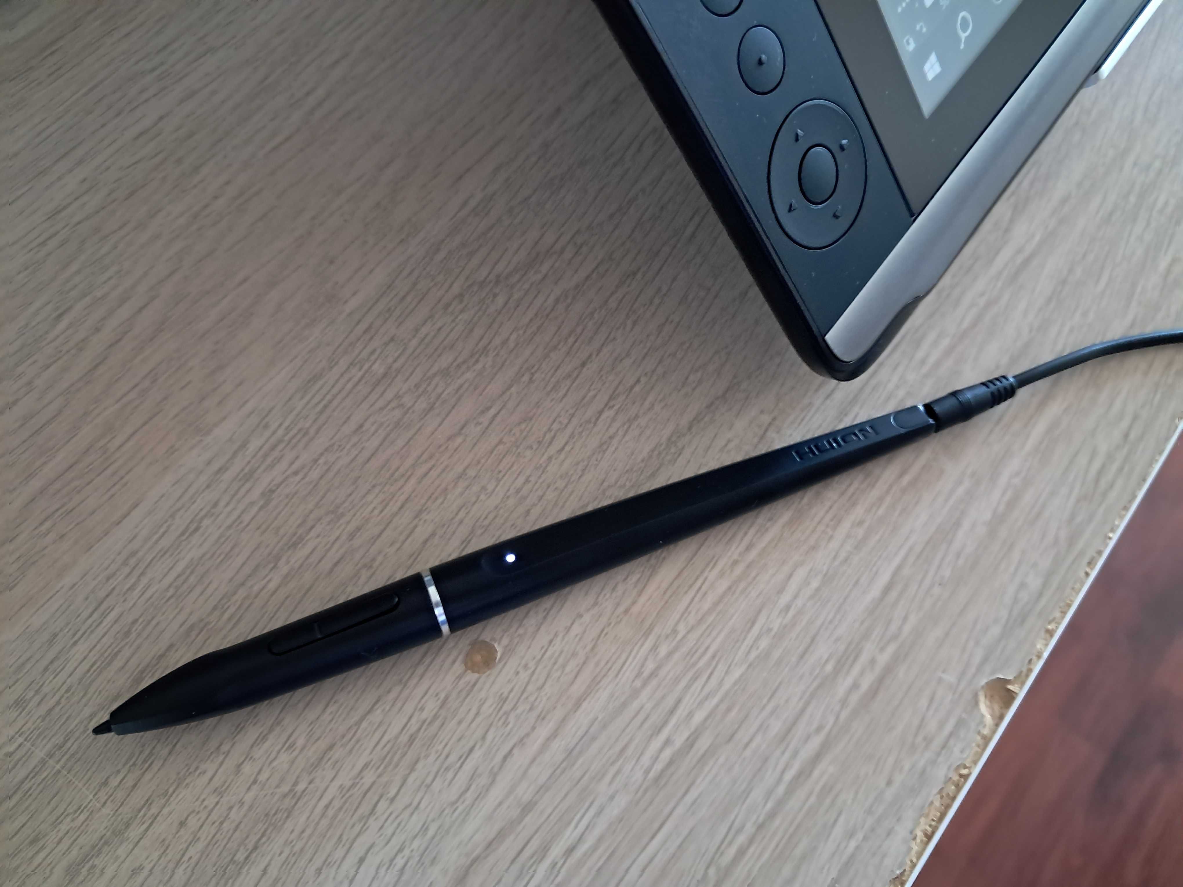 Графичен таблет с дисплей за рисуване Huion Kamvas GT-156HD V2