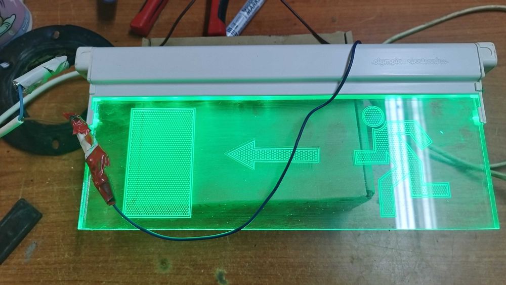 Аварино лед осветление olympia electronics  светещи табели за изход